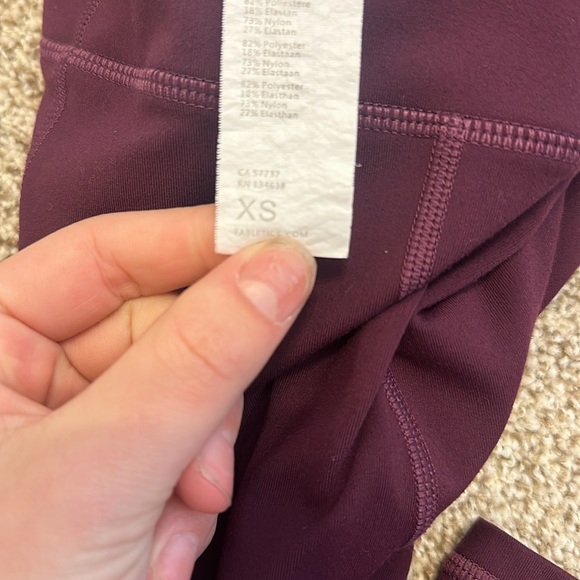Fabletics XS purple leggings - Picture 4 of 4